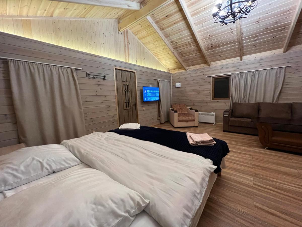 Balkonchik Guesthouse 迪利然 外观 照片