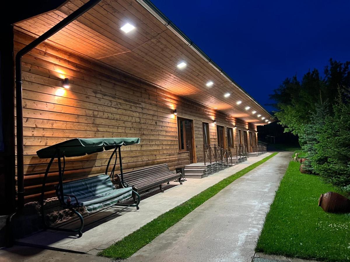 Balkonchik Guesthouse 迪利然 外观 照片
