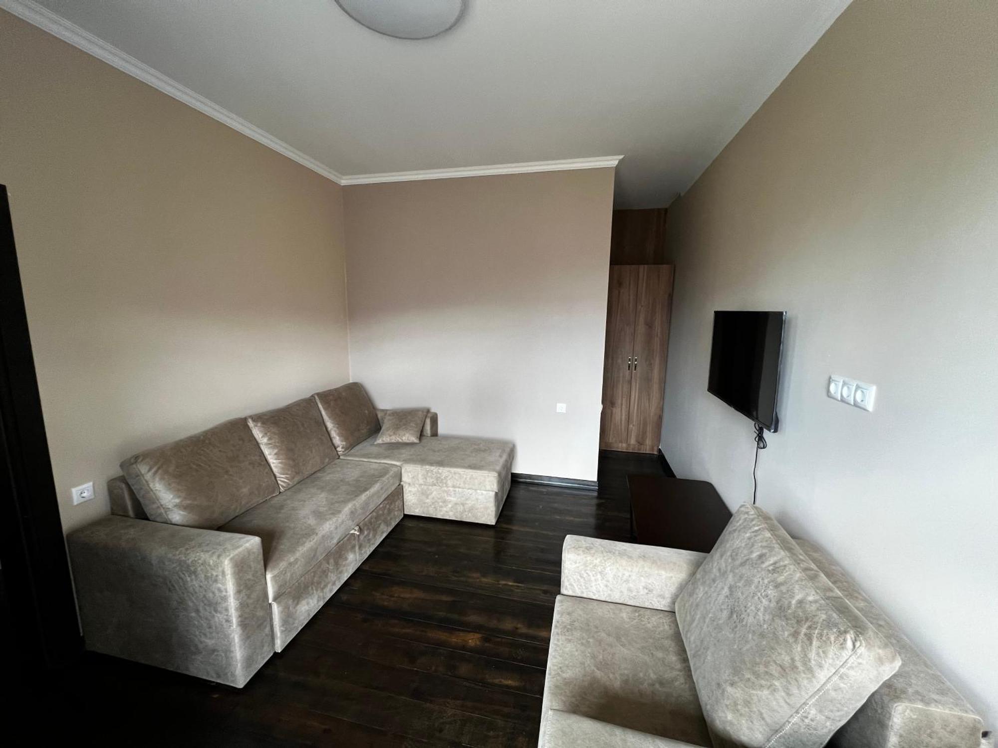 Balkonchik Guesthouse 迪利然 外观 照片