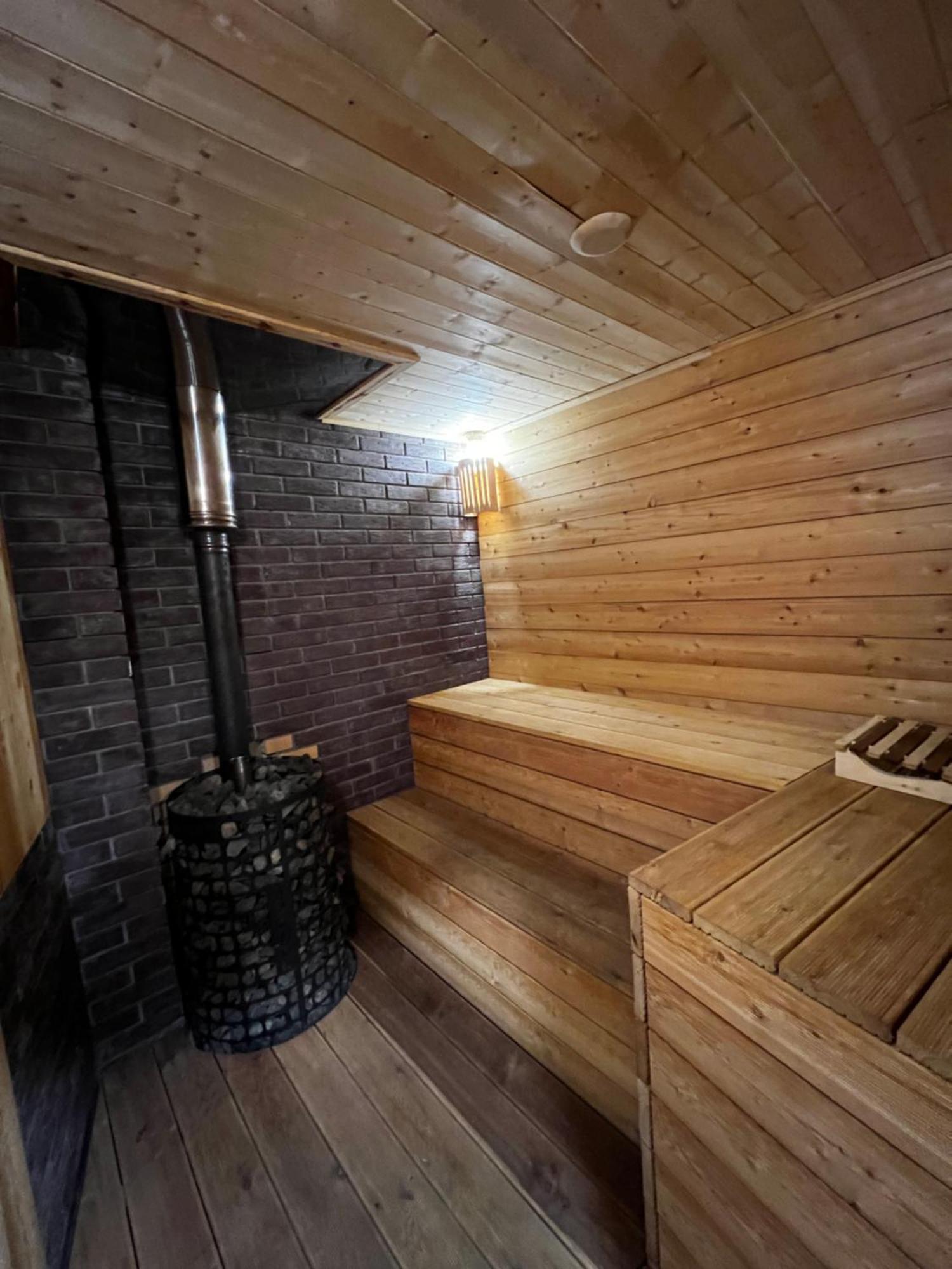 Balkonchik Guesthouse 迪利然 外观 照片